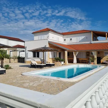 וילה Leonie Debeljak