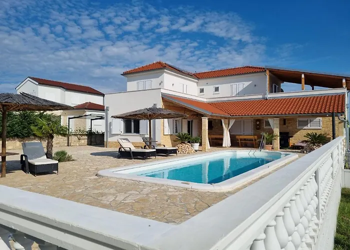 Вилла Leonie Debeljak