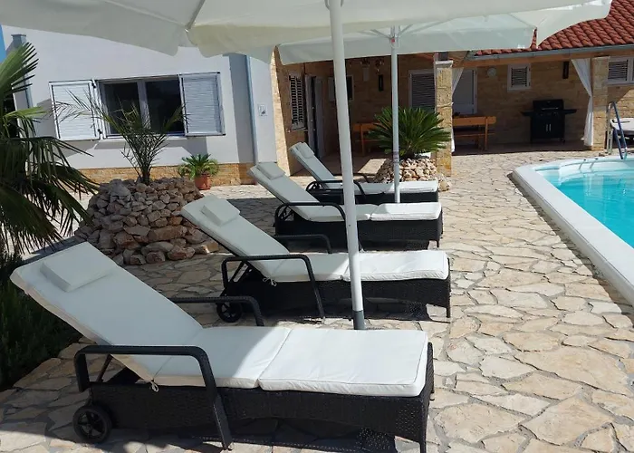 Вилла Leonie Debeljak